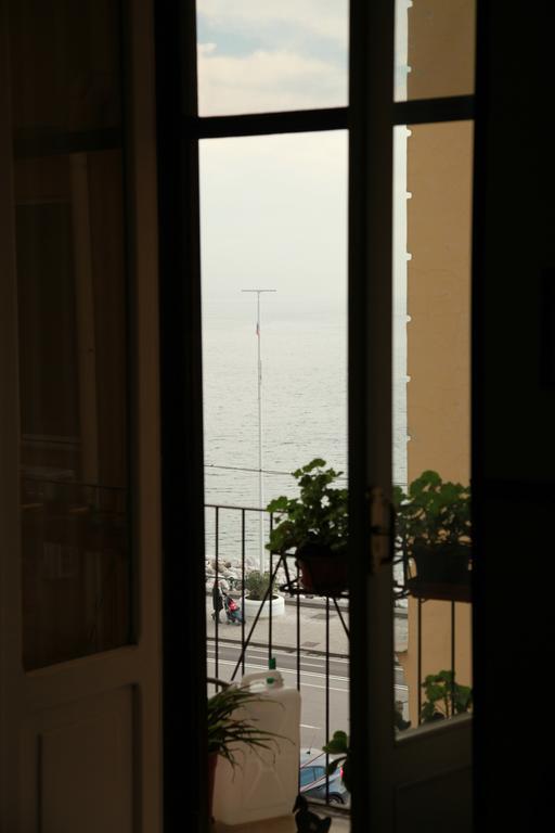 Bed And Breakfast Latomare เนเปิลส์ ภายนอก รูปภาพ